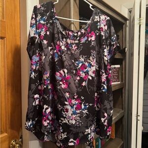 Torrid size 3 floral blouse